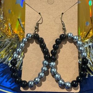 Handcrafted Color block black and silver pearl bead drop earrings